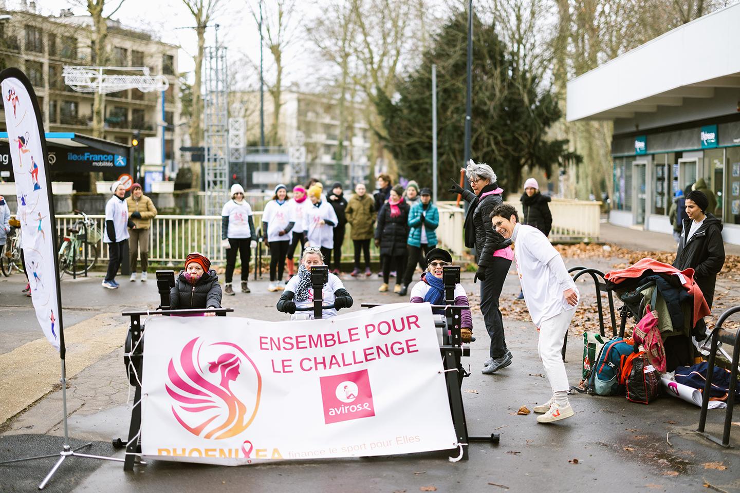Au challenge Avirose, des rameuses embarquées contre le cancer du sein