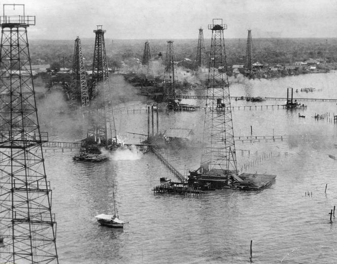 Champs pétroliers dans le golfe de Maracaibo, au Venezuela en 1931.