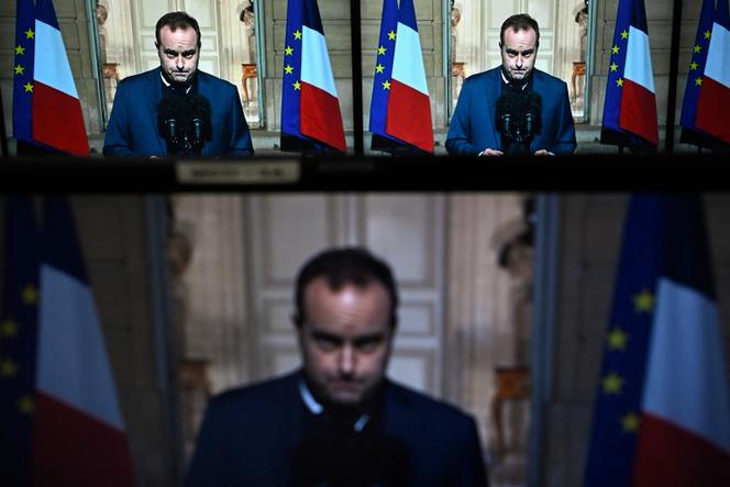 Lors du discours du premier ministre, Sébastien Lecornu, à l’hôtel de Matignon, à Paris, le 16 janvier 2026.