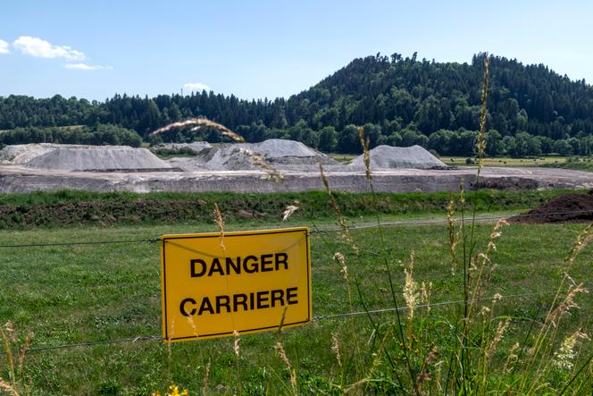 La carrière de diatomite de Foufouilloux,  à Viragues (Cantal), le 15 juin 2022.