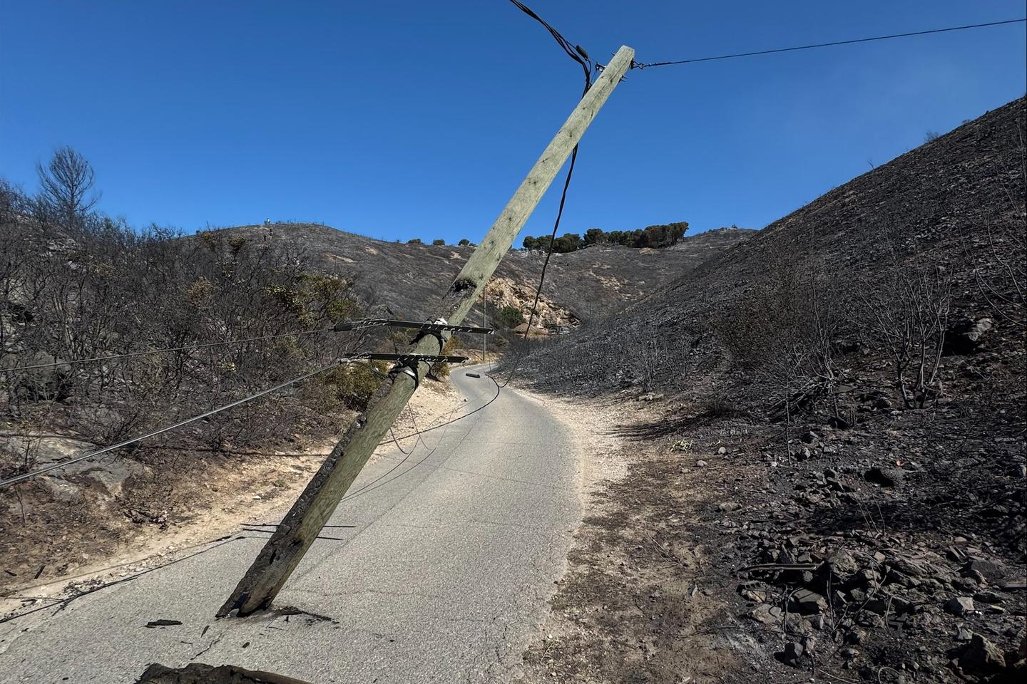 Routes détruites par les inondations et rails tordus par la chaleur : les infrastructures françaises à l’épreuve du changement climatique