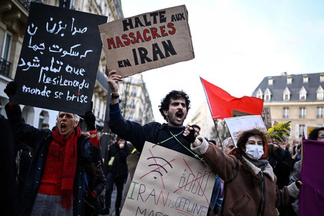Lors d’un rassemblement en soutien au peuple iranien à Paris, le 17 janvier 2026. 