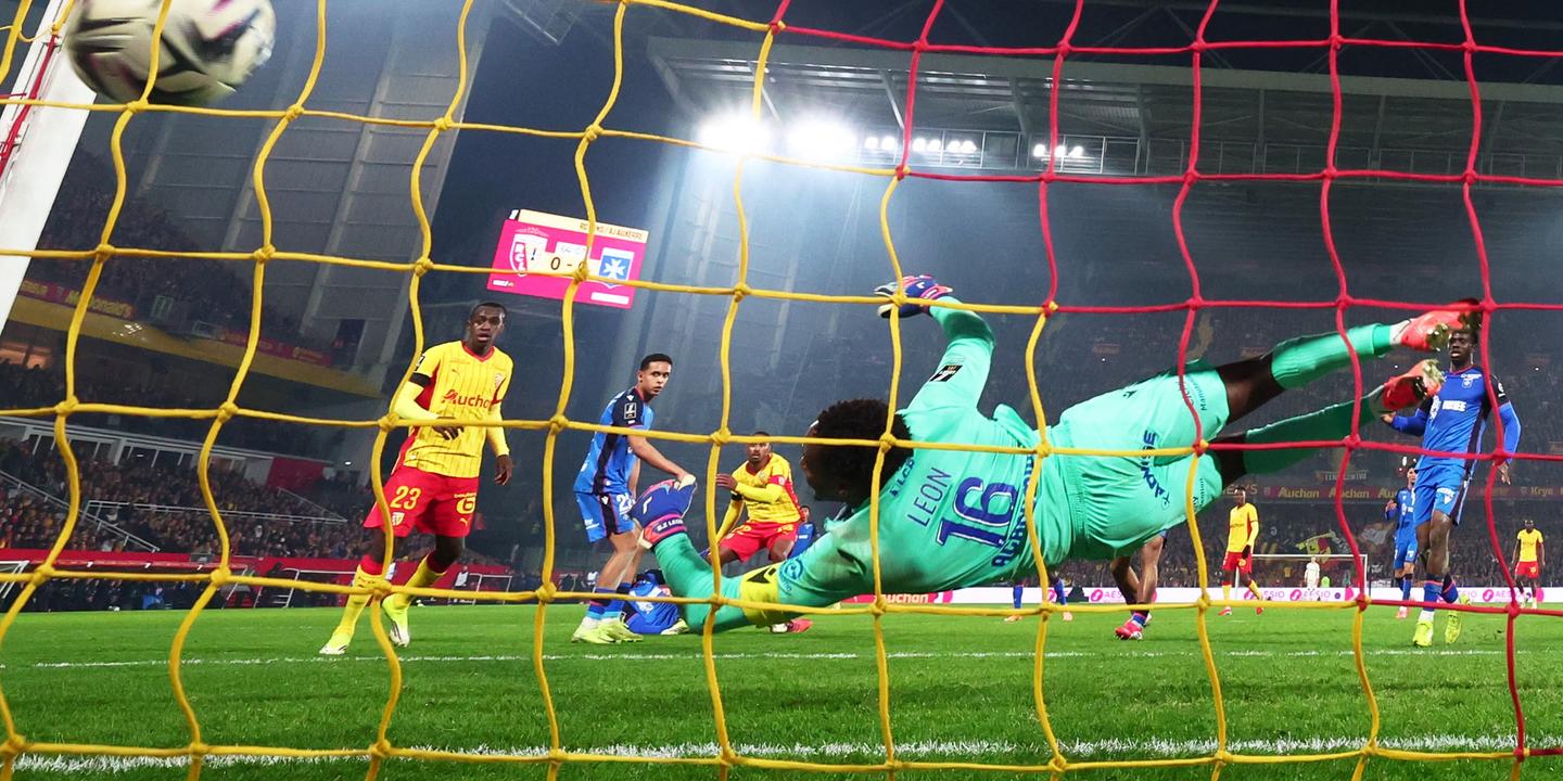 Lens reprend la tête de la Ligue 1 en battant Auxerre, l’OM et Toulouse corrigent Angers et Nice