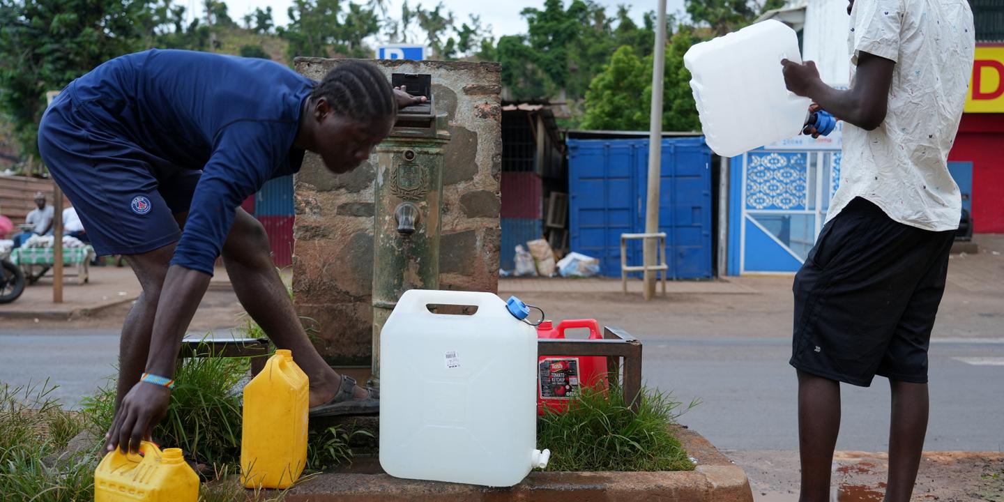 Des responsables de l’ancien syndicat des eaux de Mayotte en procès à Paris, alors que les pénuries perdurent dans l’île