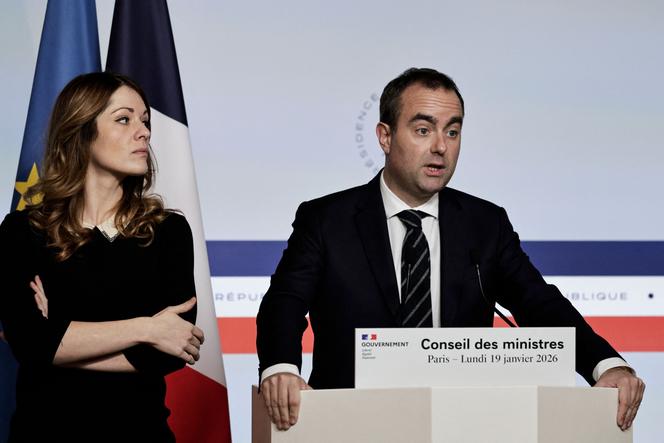 La porte-parole du gouvernement, Maud Bregeon, et le premier ministre, Sébastien Lecornu, à Paris, le 19 janvier 2026.