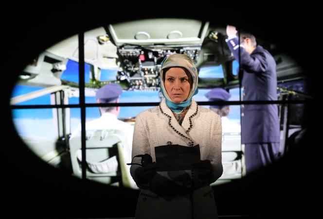 Charlotte Matzneff dans « La Femme qui n’aimait pas Rabbi Jacob », mis en scène par Jean-Philippe Daguerre, au Théâtre du Petit-Montparnasse, à Paris, le 8 janvier 2026.