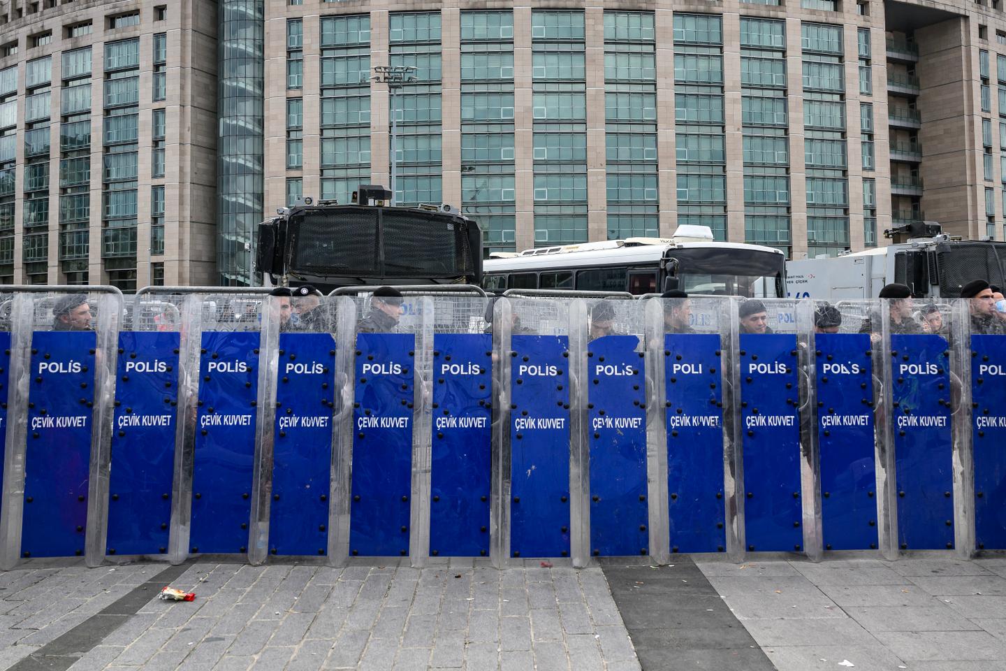 Turquie : un journaliste français, Raphaël Boukandoura, interpellé lors d’un rassemblement contre l’offensive syrienne antikurde