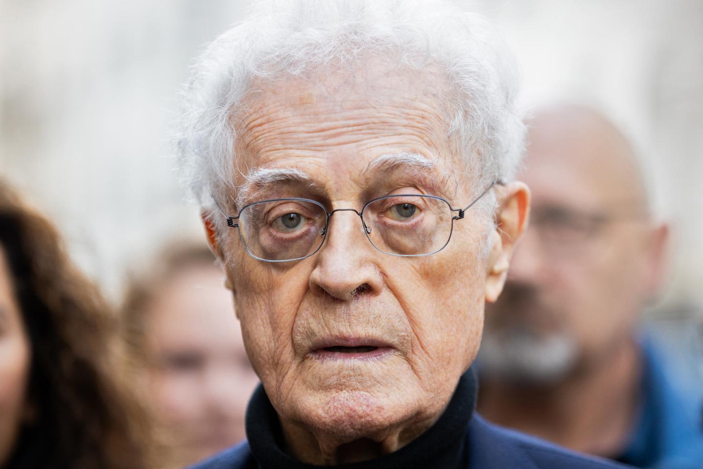 Lionel Jospin est en convalescence à son domicile après une « opération sérieuse »