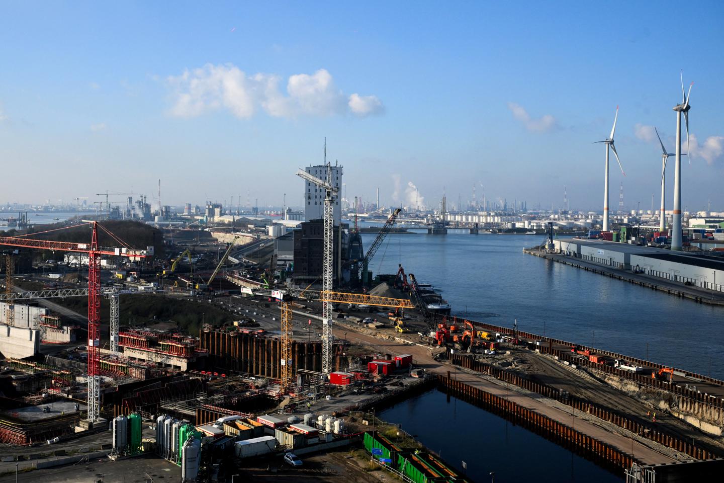 A Anvers, un projet de plastique sans énergie fossile délocalisé en Chine, « un signal douloureux pour l’Europe »