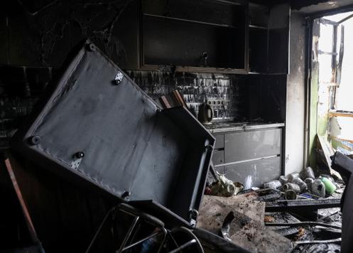 A l’intérieur d’un appartement touché par une frappe de drone russe, à Tchornomorsk, dans l’oblast d’Odessa, en Ukraine, le 20 janvier 2026.