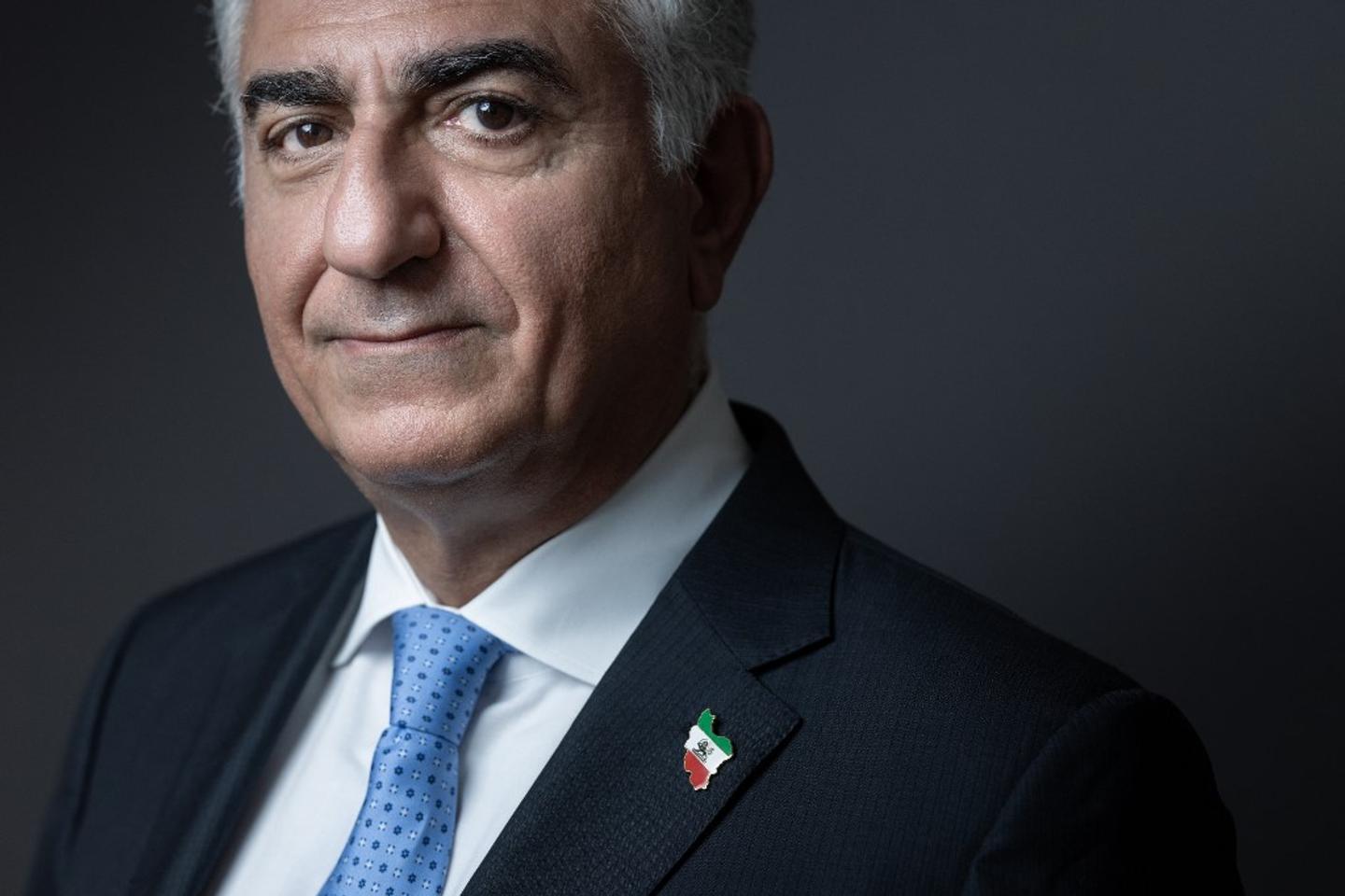 Reza Pahlavi dans « Le Monde », de prince héritier en exil à étendard de la contestation en Iran
