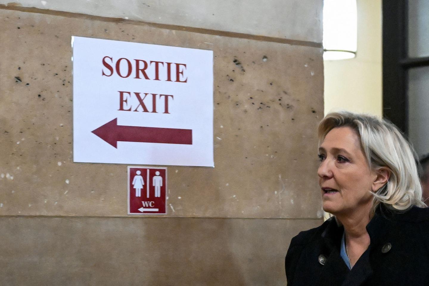 Des émissaires américains soupçonnés d’ingérence : la CNCDH alerte sur une possible manipulation du débat autour de Marine Le Pen