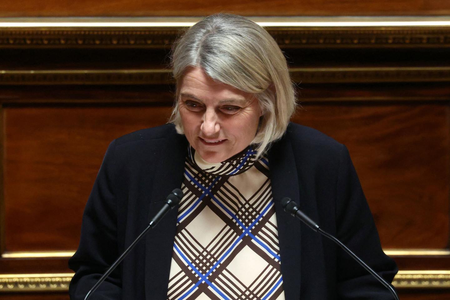 Législative partielle dans le Loiret : la ministre de la santé Stéphanie Rist s’impose face au RN malgré une forte abstention