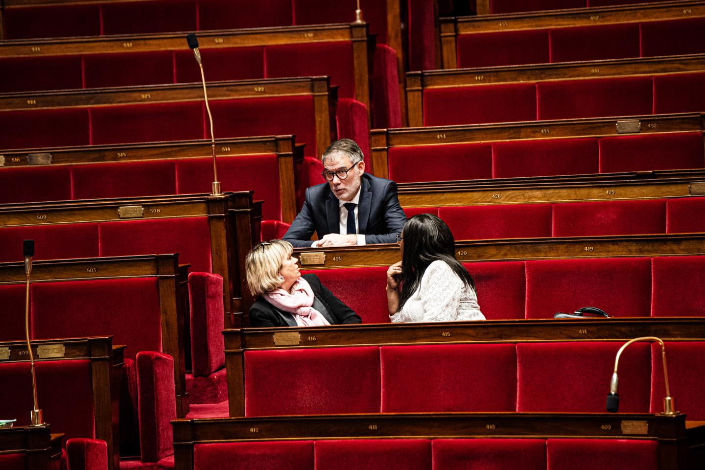 Budget 2026 : le PS contraint à une volte-face sur le 49.3