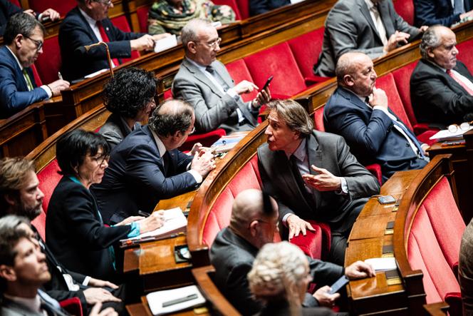 Les députés Parti socialiste (PS) Jérôme Guedj, François Hollande et Ayda Hadizadeh, à l’Assemblée nationale, à Paris, le 20&nbsp;janvier&nbsp;2026.