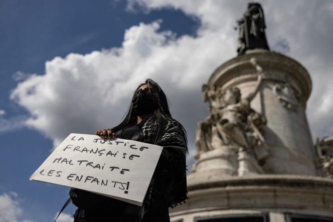 Lors du rassemblement « Mères indignées », place de la République, à Paris, le 9 septembre 2025. 