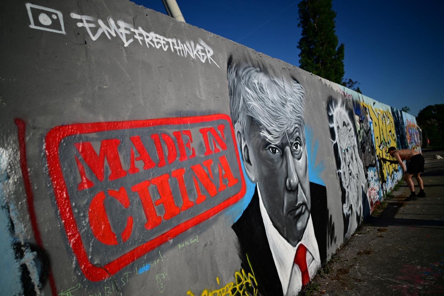 Pour le plus grand bonheur de la Chine, Trump envoie valser les valeurs américaines