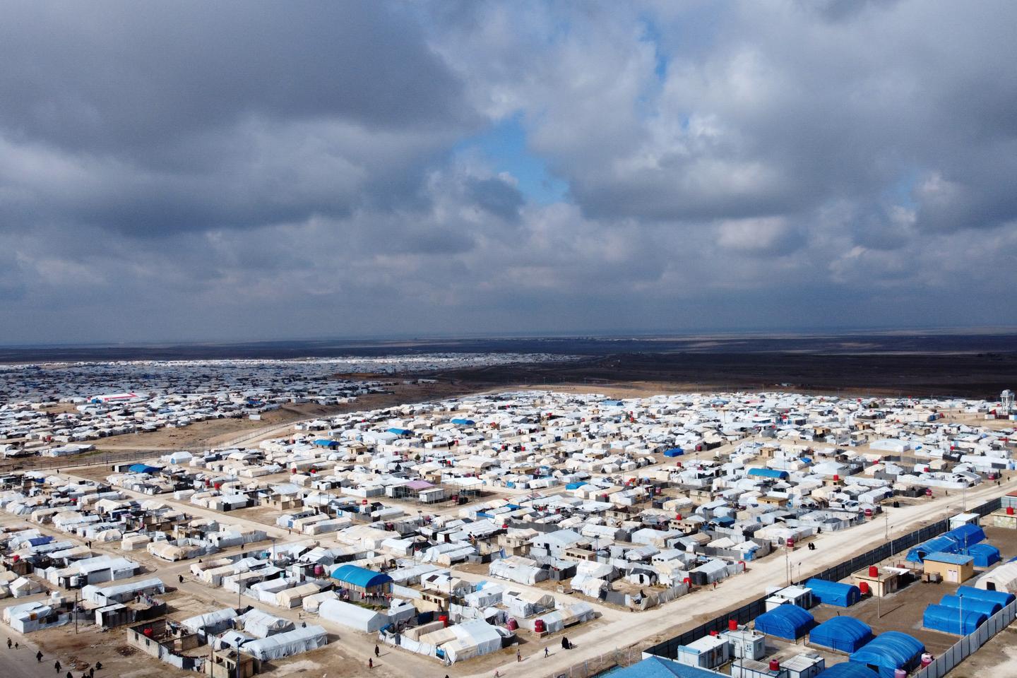 Syrie : les Kurdes se retirent d’un camp de familles de djihadistes de l’EI pour défendre leurs régions menacées par l’armée