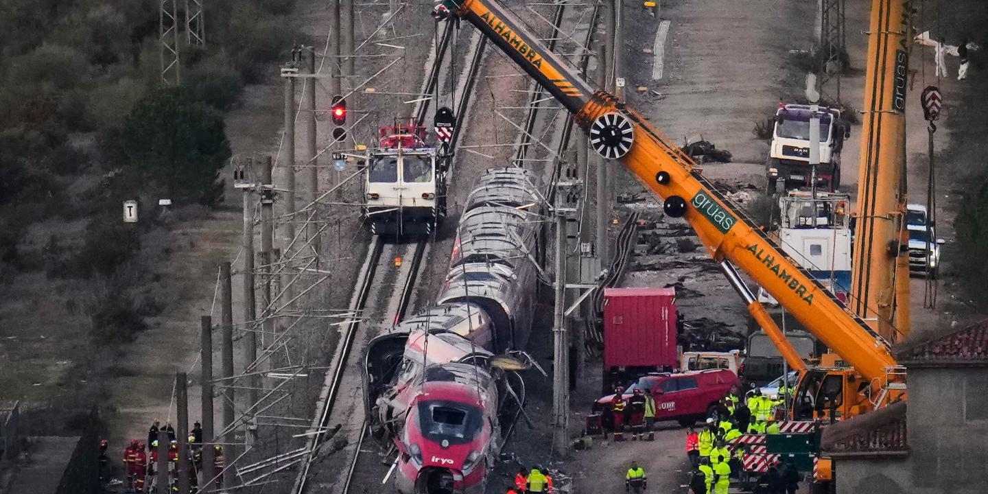 Accident de trains en Espagne : le bilan monte à 42 morts après la découverte d’un nouveau corps dans la carcasse d’un wagon