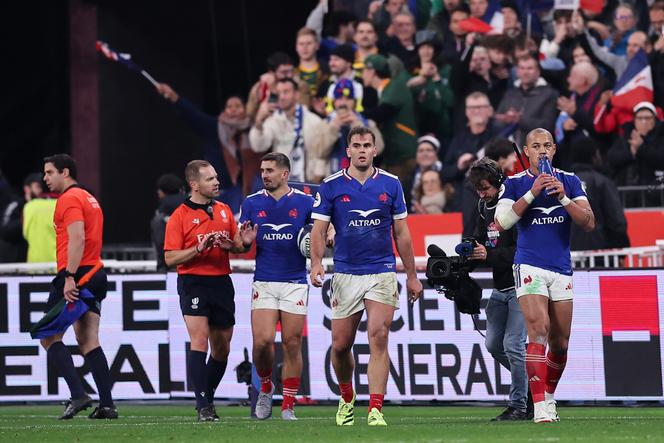 Les joueurs de l’équipe de France masculine de rugby, Damian Penaud (centre) et Gaël Fickou (droite), lors du match face à l’Afrique du Sud, le 8 novembre 2025 à Saint-Denis (Seine-Saint-Denis). 