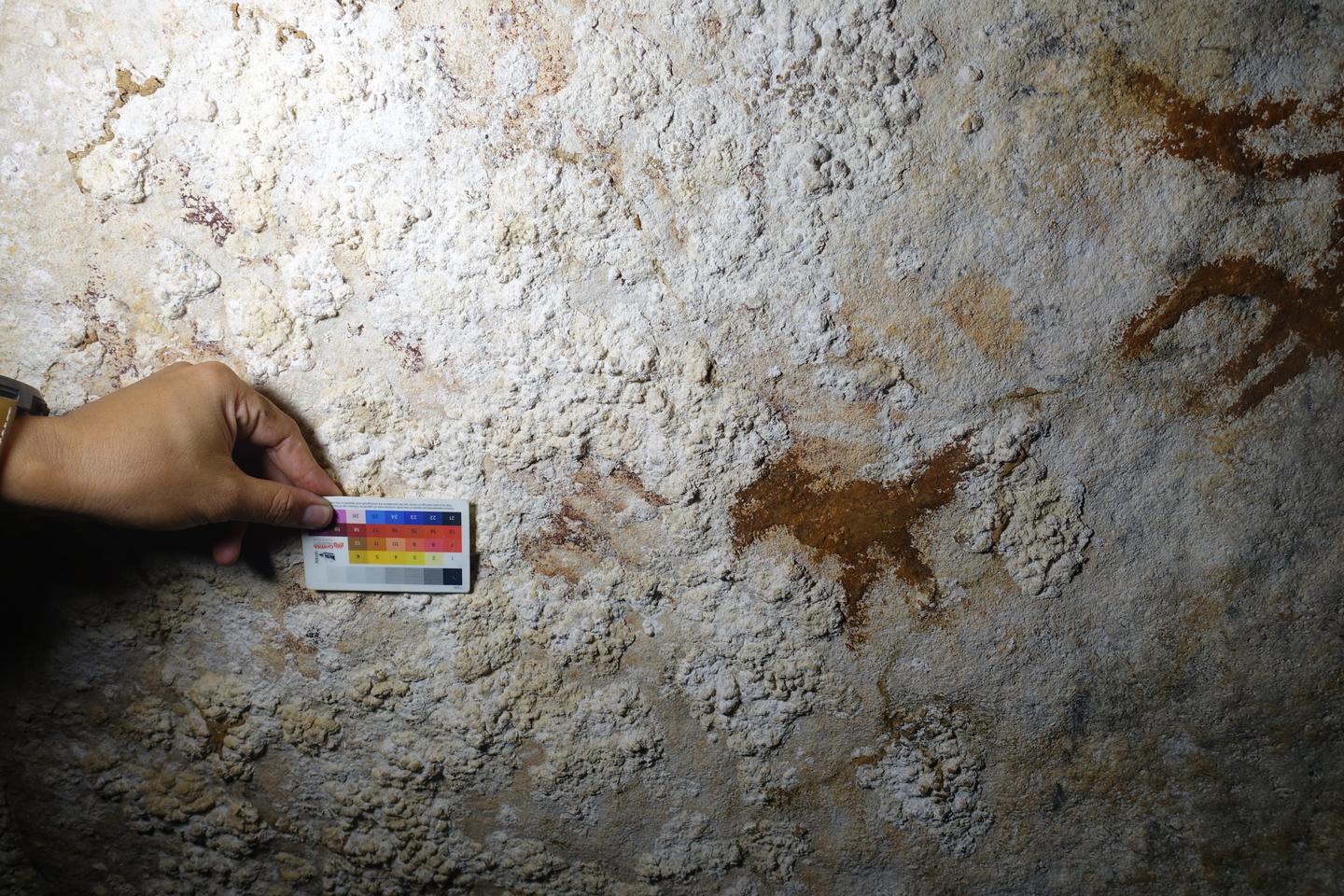 Une main tracée au pochoir il y a plus de 67 800 ans découverte à Sulawesi, en Indonésie