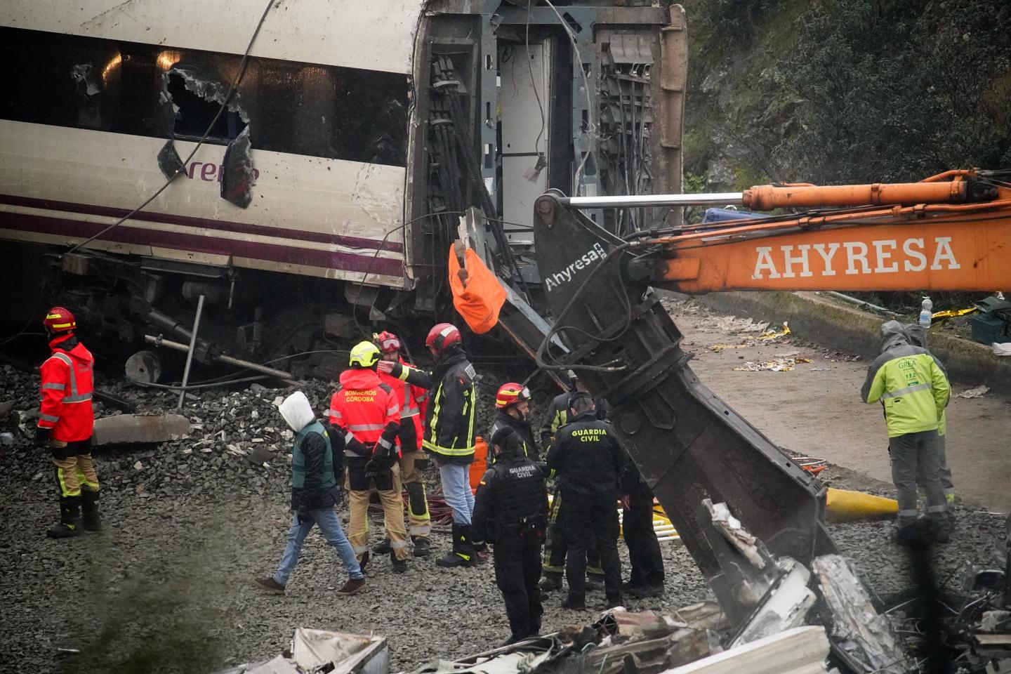 Accident de trains en Espagne : un 43ᵉ corps retrouvé, 41 victimes déjà identifiées
