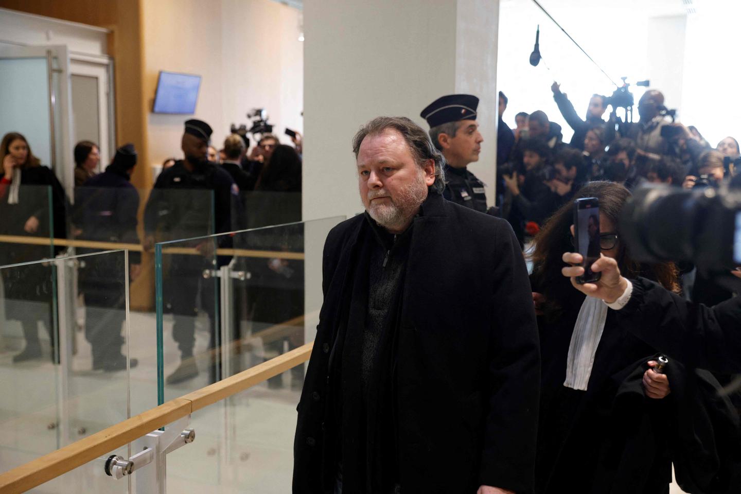 Agressions sexuelles contre Adèle Haenel : Christophe Ruggia condamné en appel à cinq ans de prison, dont deux ferme sous bracelet électronique