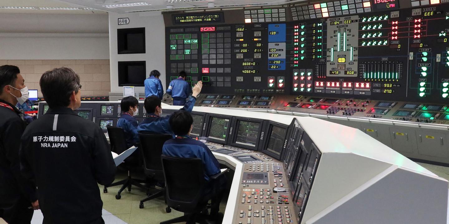 Au Japon, le redémarrage de la plus grande centrale nucléaire du monde suspendu, quelques heures après le début du processus