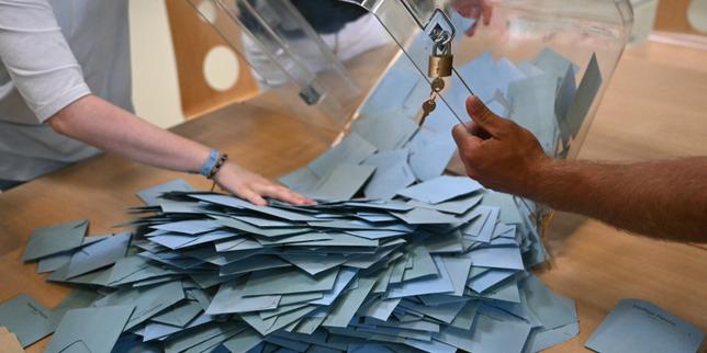 Francia: dal 2026 tutti i comuni adottano il scrutinio proporzionale con liste paritarie