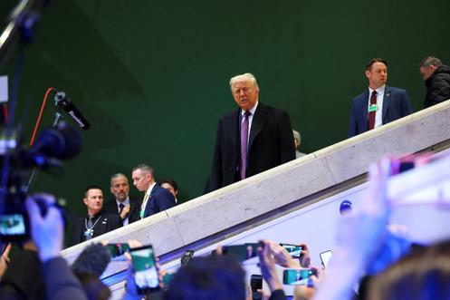 Le président américain, Donald Trump, s’adresse aux médias, à Davos (Suisse), le 22 janvier 2026.