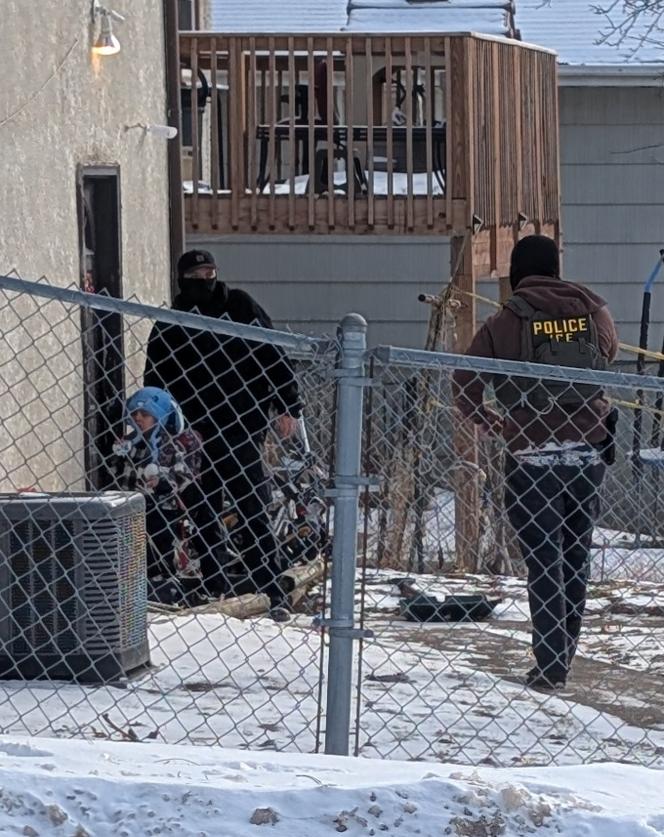 Lors de l’interpellation de Liam Conejo Ramos par des agents de l’ICE, à Minneapolis (Etats-Unis), le 20 janvier 2026.