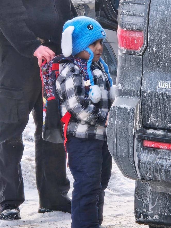 Liam Conejo Ramos, âgé de 5 ans, est interpellé par des agents de l’ICE à son retour de l’école maternelle, à Minneapolis (Etats-Unis), le 20 janvier 2026.