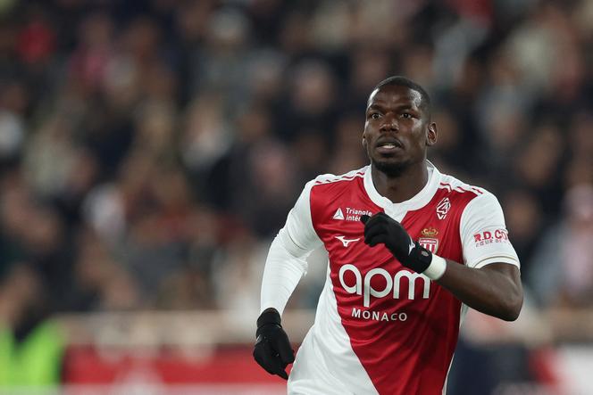 Le milieu de terrain français de Monaco, Paul Pogba, lors du match de Ligue 1 face au Paris Saint-Germain, au stade Louis-II, dans la principauté de Monaco, le 29 novembre 2025.