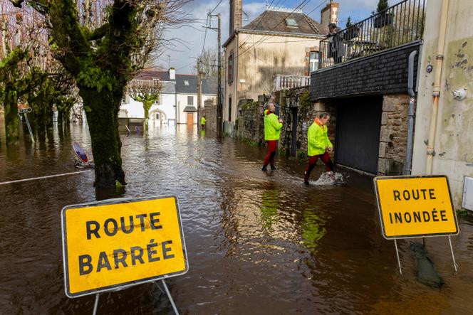 Une rue inondée à Quimperlé (Finistère), le 22 janvier 2026.
