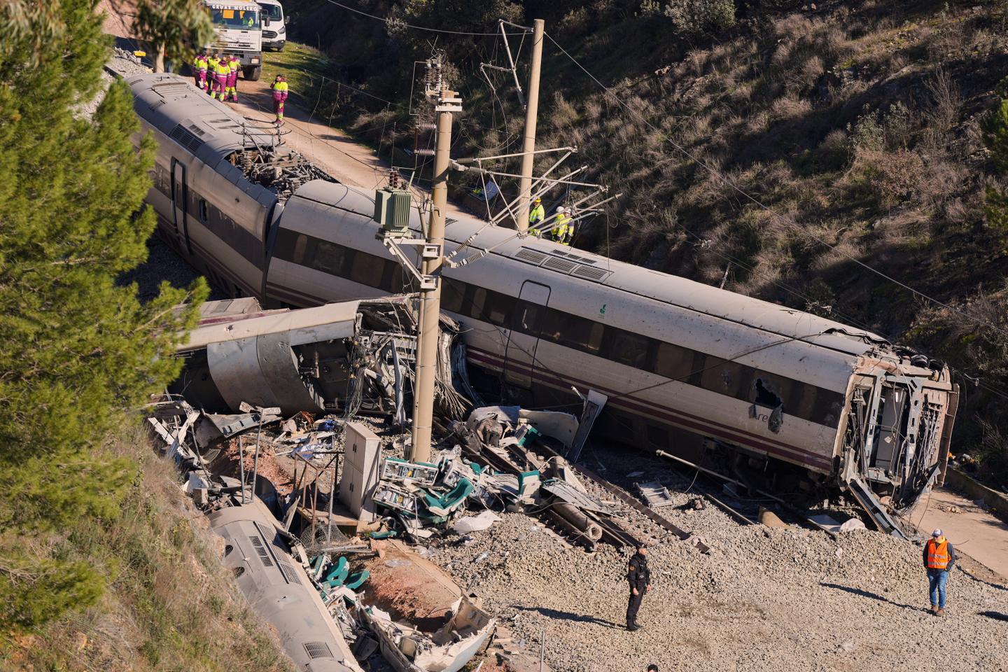 Spanish train disaster probe suggests faulty track caused derailment