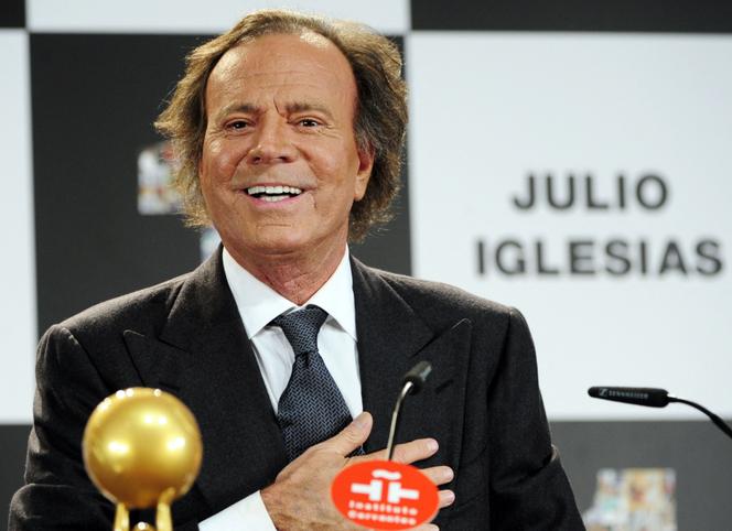 Le chanteur espagnol Julio Iglesias, à l’Institut Cervantes de Madrid, en Espagne, le 16 décembre 2011.