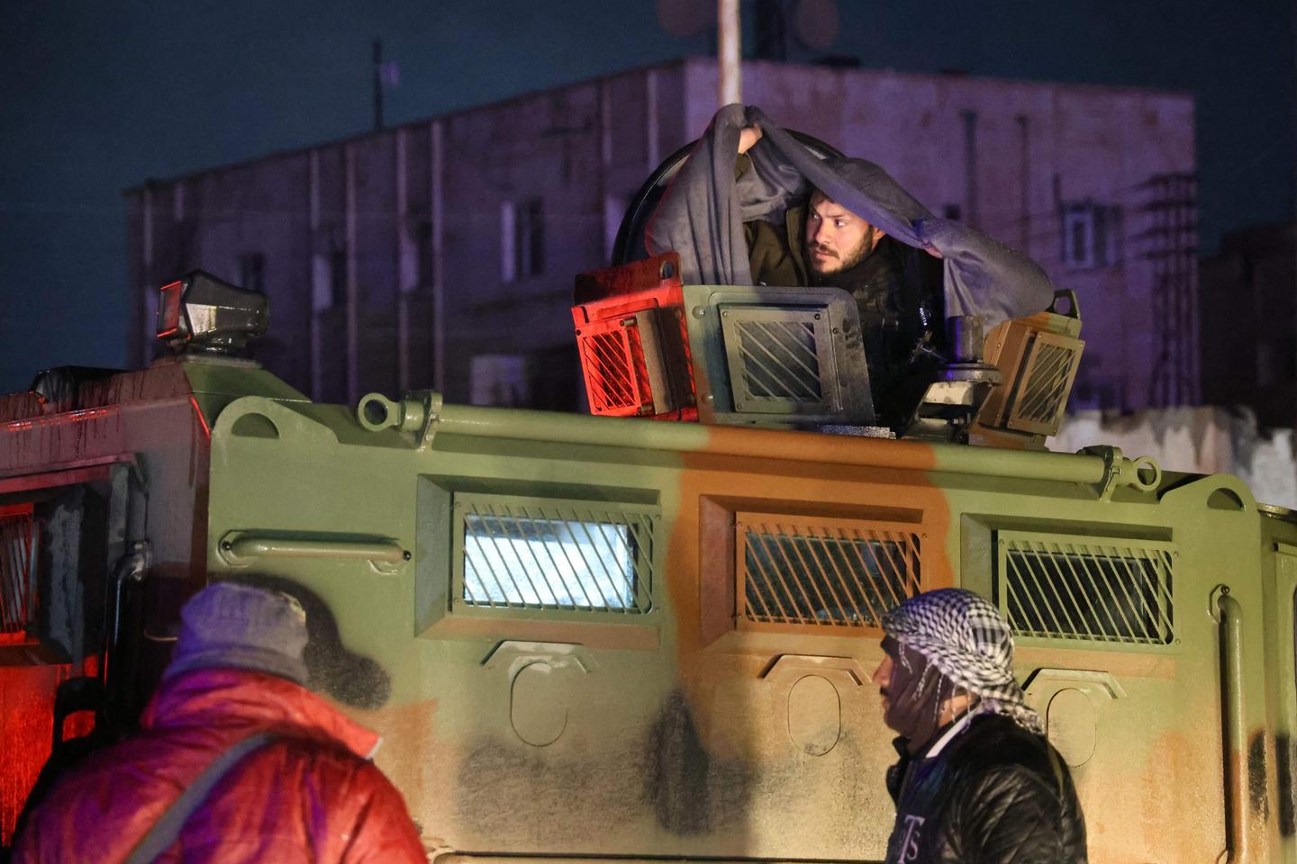 Syrie : les forces kurdes quittent une prison du nord du pays après un accord avec Damas