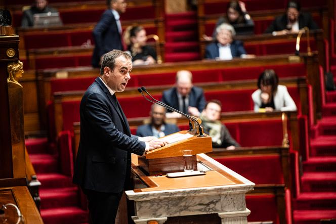 Le premier ministre, Sébastien Lecornu, à la tribune lors de l’examen de motions de censure, à l’Assemblée nationale, à Paris, le 23 janvier 2026.