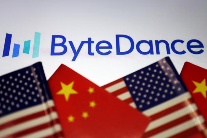 Flags of China and the US are seen near the logo of TikTok owner ByteDance logo in this illustration picture taken September 18, 2020. 