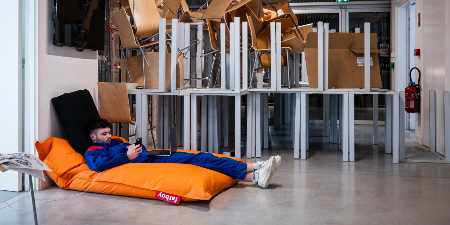 Les étudiants d’AgroParisTech bloquent leur école : « On est jeunes, on n’a pas envie que ce soit ça l’agriculture de demain »