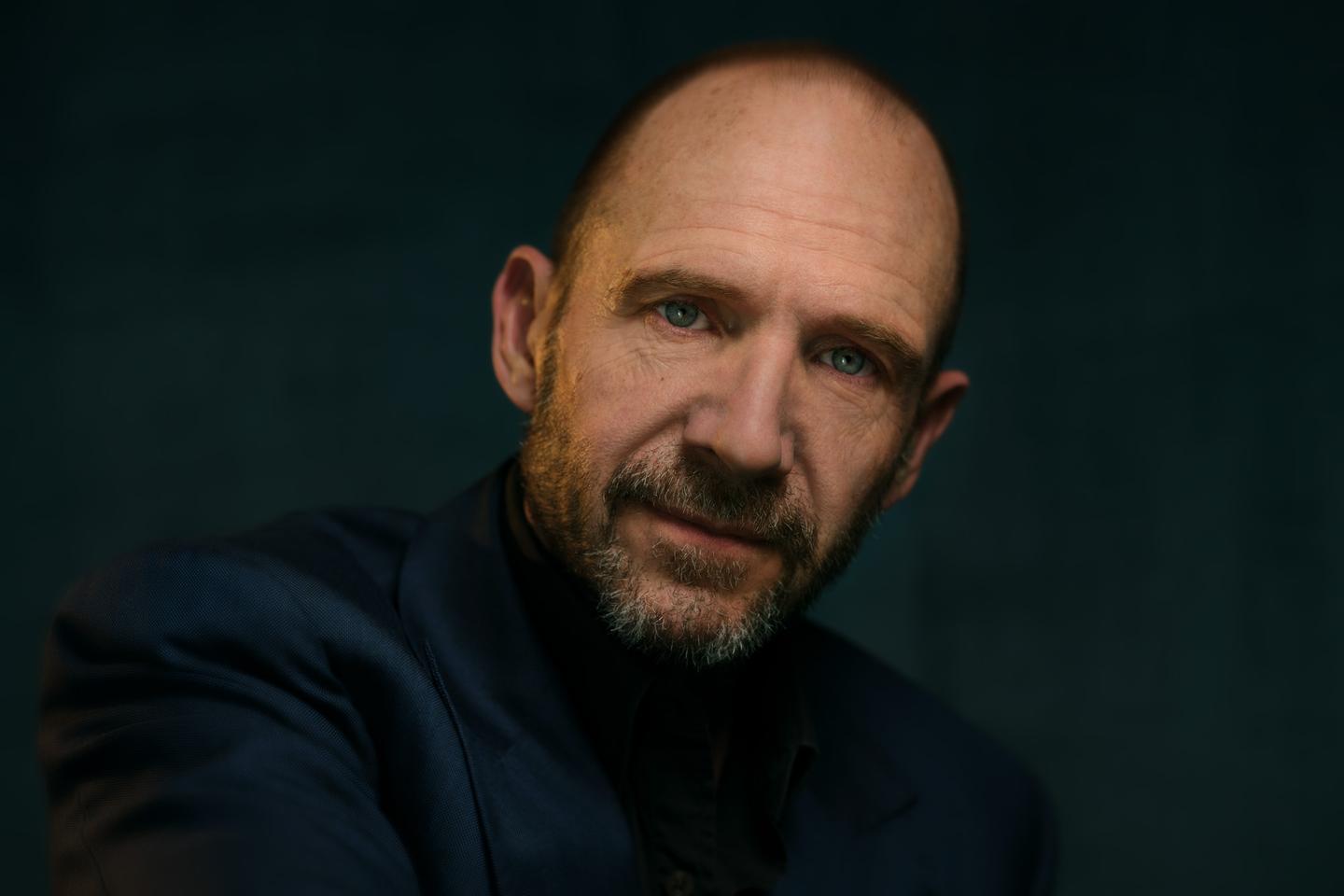 Ralph Fiennes, acteur et réalisateur, metteur en scène d’« Eugène Onéguine », à l’Opéra de Paris : « Je suis sensible au potentiel dramatique contenu dans une partition »