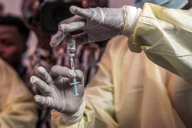Lors d’une campagne de vaccination contre la mpox, à l’hôpital général de Goma (République démocratique du Congo), le 5 octobre 2024.