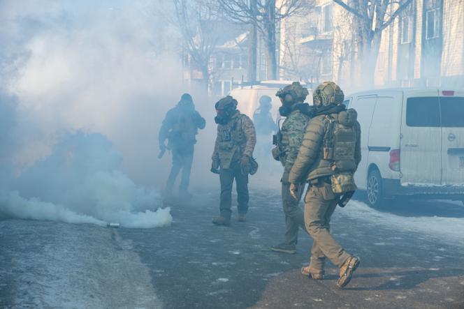 Des agents de l’Immigration and Customs Enforcement (ICE) à Minneapolis (Minnesota), le 24 janvier 2026.