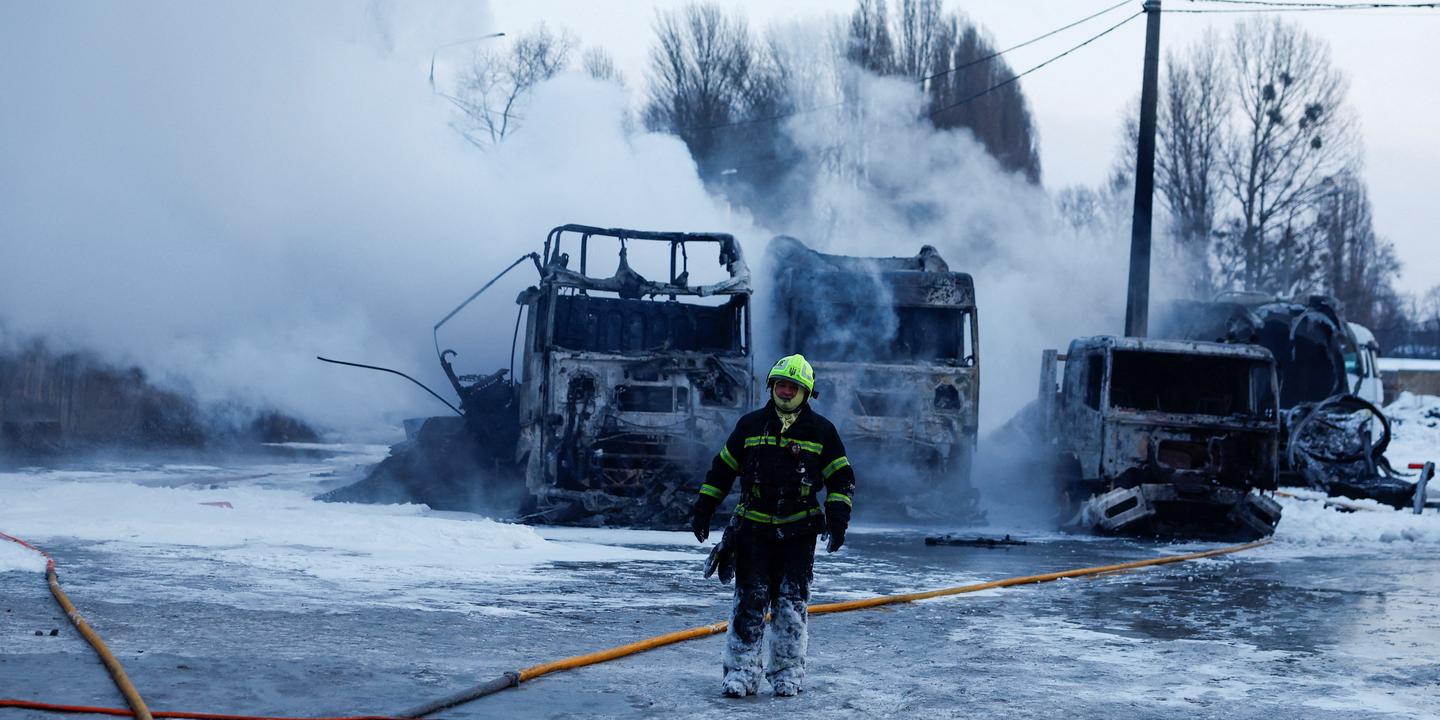 les discussions entre Ukrainiens, Russes et Américains reprennent à Abou Dhabi, après une nouvelle nuit de bombardements sur Kiev et Kharkiv