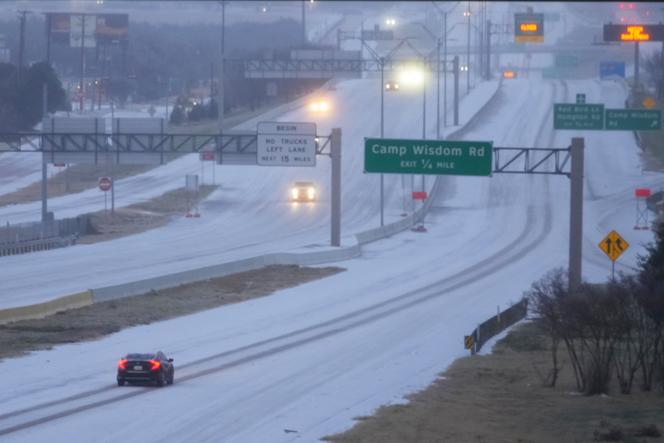 Sur la Highway 67 à Dallas, le 24 janvier 2026.