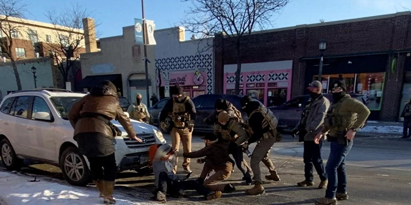Le récit en images de la mort d’Alex Pretti, tué par la police de l’immigration américaine à Minneapolis