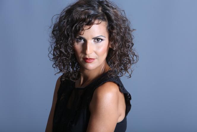 Psicóloga clínica e psicanalista Fouzia Taouzari.