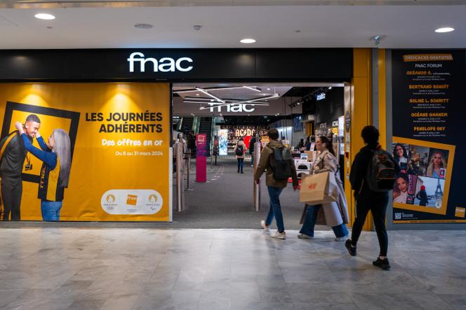  A l’entrée du magasin Fnac des Halles, à Paris, le 23&nbsp;mars 2023.