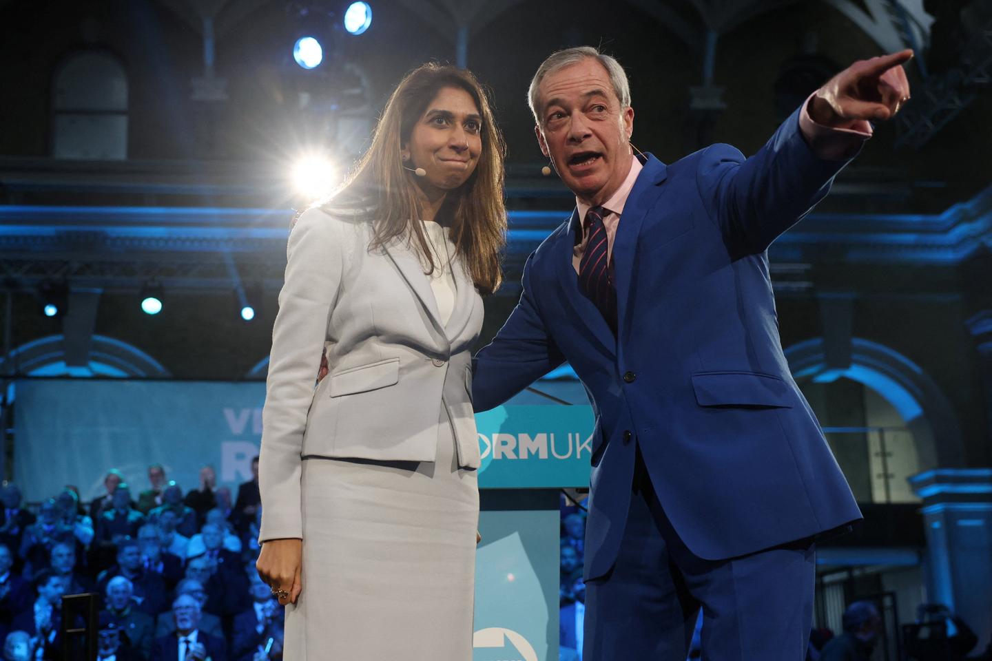 Au Royaume-Uni, Nigel Farage rallie de plus en plus de députés conservateurs