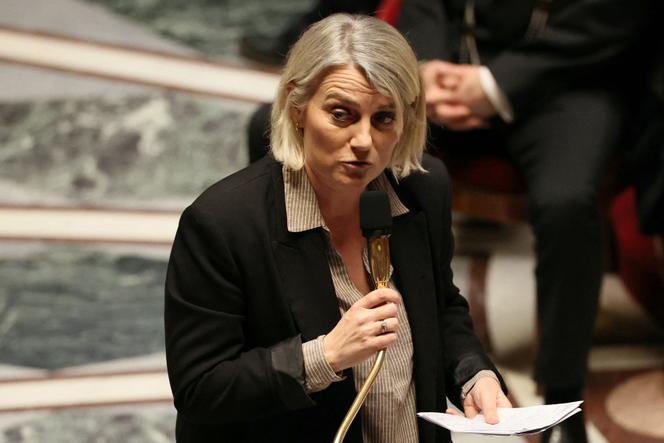 La ministre de la santé, Stéphanie Rist, lors d’une séance de questions au gouvernement à l’Assemblée nationale, à Paris, le 27 janvier 2026.
